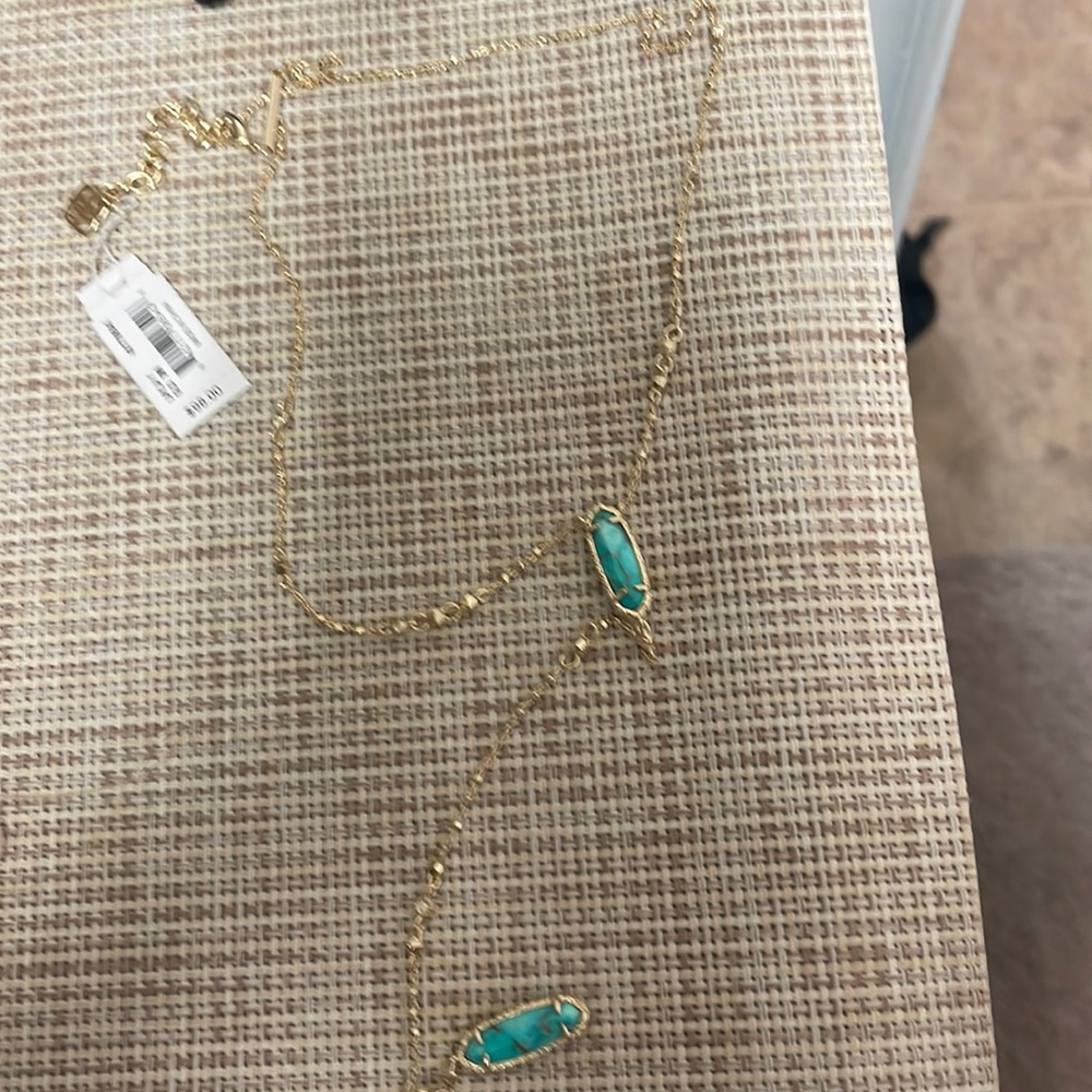 BRAND NEW KENDRA SCOTT LAYLAY GOLD NECKLACE